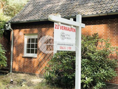 Ihr Zuhause im Grünen: Gepflegte Haushälfte mit großem Grundstück und Wohlfühlatmosphäre
