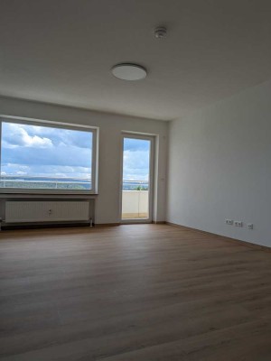 Sehr schöne 2-Zimmer-Wohnung mit gehobener Innenausstattung mit Balkon und Einbauküche in Bayreuth