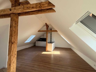 WG geeignet, Helle 4-Zimmer Maisonette-Wohnung