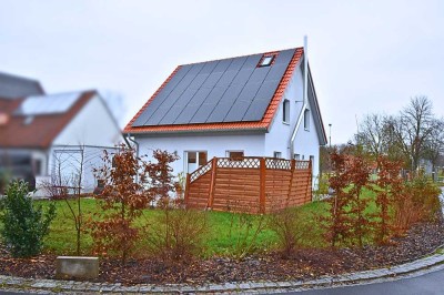 Modernes Einfamilienhaus mit nachhaltiger Energieversorgung in ruhiger Wohnlage in Sulzheim