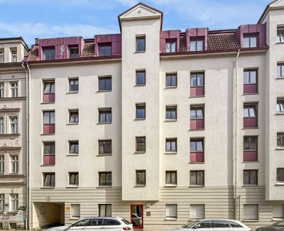 Bezugsfrei! Zentrumsnah mit Balkon, Blick ins Grüne & eigenem Stellplatz in ruhiger Lage