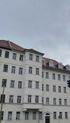 Ihr Investment in Leipzig-Thonberg! Großzügige 4-Zimmerwohnung im Dachgeschoss mit Loggia!