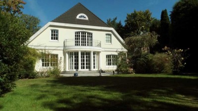 Herrschaftliche Villa am Ende einer elbnahen Sackgasse in Othmarschen
