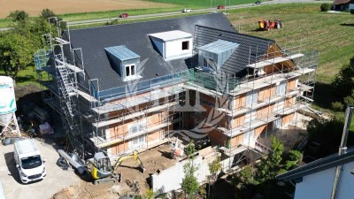 Hell, modern, effizient – 3-Zimmer-Neubau – KfW40 und Balkon in ruhiger Lage von Lappersdorf!