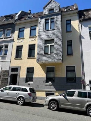 geräumige möblierte 2-Zimmer-Dachgeschoss-Wohnung mit Gartennutzung in zentraler Lage