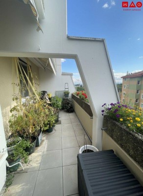 Diese Wohnung vereint Ruhelage, gepflegtes Ambiente und eine großzügiger Balkon/Loggia zu einem attraktiven Gesamtpaket. Ideal als Erstwohnung oder gemütlicher Rückzugsort mit grünem Ausblick!