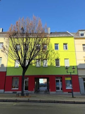 Interessante Dachgeschoss- 2-Zi-Wohnung mit EBK und Balkon! Frei ab 01.01.2026! Stellplatz möglich!