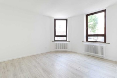 *Für Sie renoviert*  Charmante 2-Zimmer-EG-Wohnung!