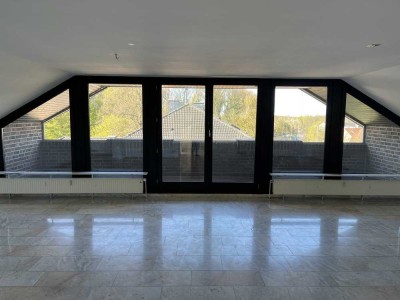 Familienfreundliche und lichtdurchflutete Dachgeschosswohnung