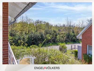 Ruhige Lage an der Greune-Stee -  Ferienwohnung über 2 Etagen mit Loggia!