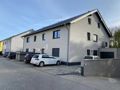 Neuwertige 3-Zimmer-1OG-Wohnung mit Balkon in Düren Ennergieeffizienzhaus 55