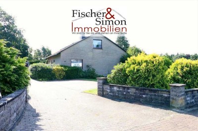 Liebenau-großes Einfamilienhaus m. Einliegerwohnung, Vollkeller u. großem Grundstück in guter Lage