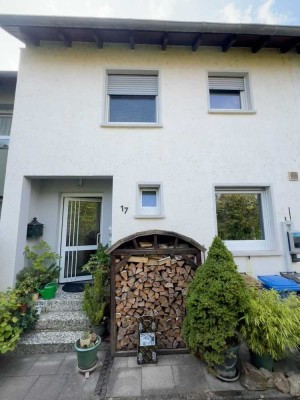 Gepflegtes Reihenmittelhaus in begehrter Wohnlage zentral und dennoch ruhig gelegen