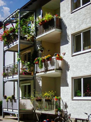 Top Saniert: 3 Zimmer Wohnung mit Balkon in City - Lage
