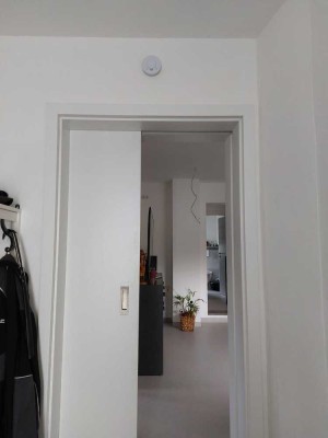 2-Zimmer Wohnung - frisch saniert mit eigenem Eingang