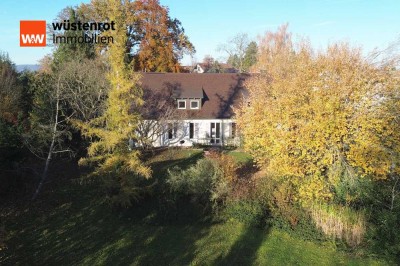Stilvolles Familienanwesen mit großem Garten und separatem Poolhaus