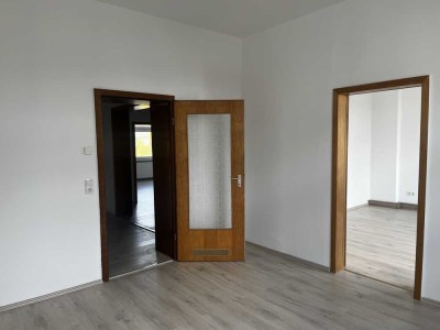 Helle, renovierte 3,5 Zimmer in einem ruhigen MFH