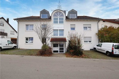 SOMMER IM EIGENEN GARTEN – CHARMANTE 3-ZIMMER WOHNUNG MIT GARAGE UND STELLPLATZ