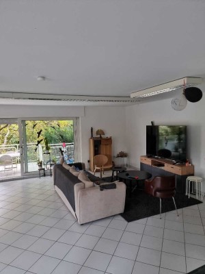Großzügige Wohnung mit großem Balkon in bester Villenlage von Schwalbach (Altschwalbach)