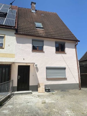 Großes und vollständig renoviertes 5-Zimmer-Haus in Höchstädt