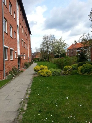 Helle 2,5-Zimmer-Wohnung in zentraler Lage mit EBK
