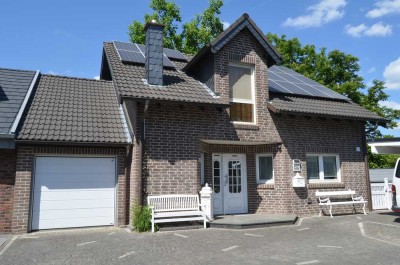 Attraktives, freistehendes Einfamilienhaus in top Lage von Kaarst-Büttgen