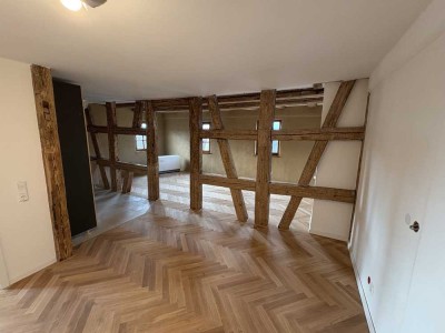 Wohnung in Fachwerkhaus, Denkmal pur