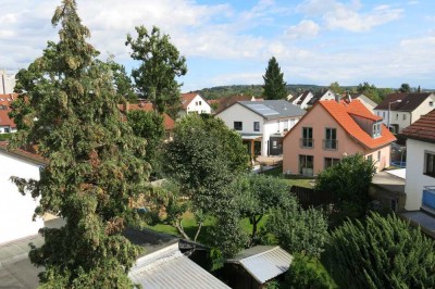 Attraktive, helle 3,5 Zimmerwohnung in Alterlangen mit großzügigem Balkon