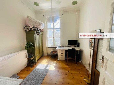 IMMOBERLIN.DE - Fabelhafte Altbauwohnung mit ruhigem Südbalkon & Lift beim Weißen See