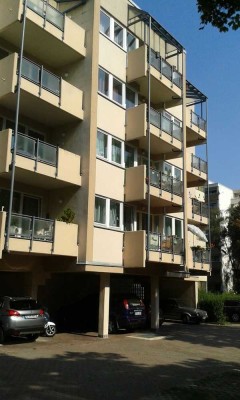 Helle 2-Zimmer Wohnung mit Loggia im 4. OG in Berlin-Mariendorf