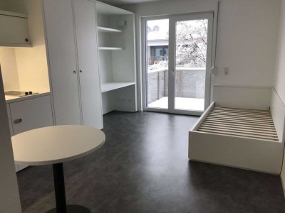 Modernisierte Wohnung mit einem Zimmer sowie Balkon und Einbauküche in Augsburg