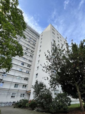 Helle 3-Zimmer-Wohnung mit Ausblick | Aufzug + Loggia | nahe U-Bahn