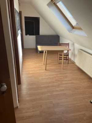 Super 2-Raum-DG-Wohnung in Kaiserslautern