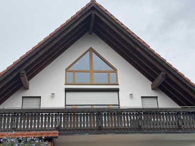 MaisonetteWhg 3 Zimmer , 155 qm , 1150 €  kalt incl. 2 Stellplätze