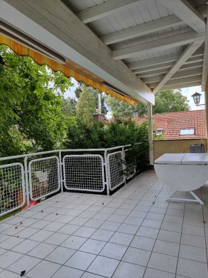 Großzügige Wohnung mit großem Balkon in bester Villenlage von Schwalbach (Altschwalbach)