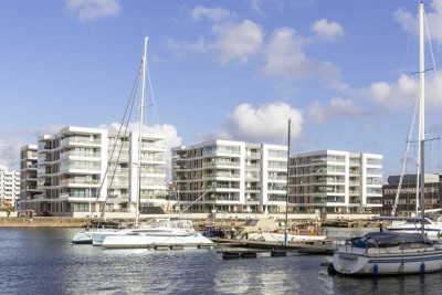 Exklusive Hafenresidenz – Luxuriöses Wohnen mit Terrasse, Garten & Wasserblick