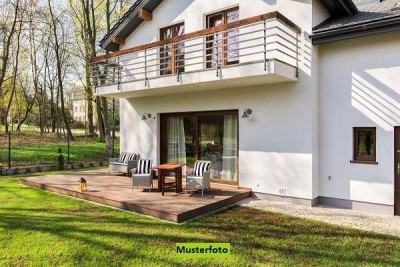 Doppelhaus mit Garage