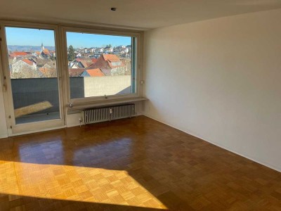 Zentrale Grosse 4,5 Zimmer Wohnung Göppingen