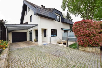 Idyllisches Wohnen im Grünen - Einfamilienhaus mit Sauna in schöner Lage von Kronberg