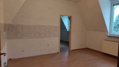Gemütliche 3-Zi.-Wohnung +KDB (Mansarde) mit modernem Altbauflair