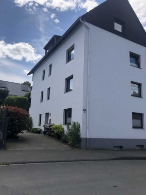Wunderschöne Dachgeschosswohnung mit großzügigem  Balkon und offener Küche in Solingen-Wald