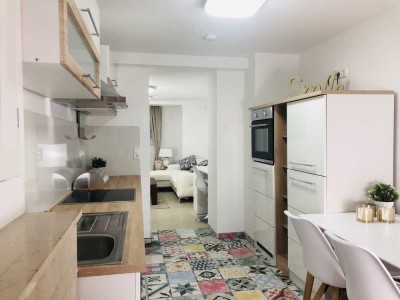 Möblierte 2,5 Zimmer Souterrain Wohnung mit kompletter Ausstattung!