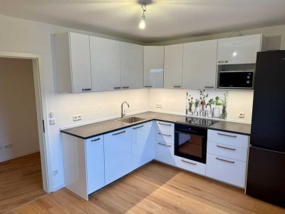 Erstbezug nach Komplettsanierung - moderne 3-Zimmer-Wohnung mit neuer Einbauküche in zentraler Lage