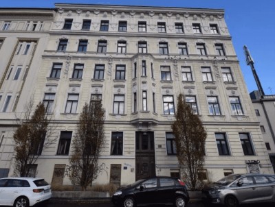 Großzügige 5-Zimmer Dachwohnung mit Balkon in Wien
