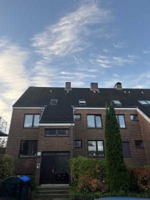 Gut geschnittene 3-4-Zimmer Maisonettewohnung mit Balkon