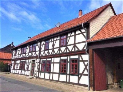 Altbau Charme mit großzügigem Balkon**105 m² mit Blick auf das Schloss**