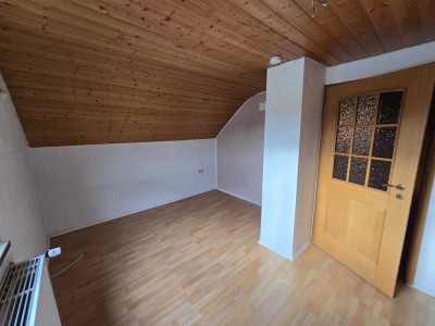 2-Raum-DG-Wohnung in Schwaikheim