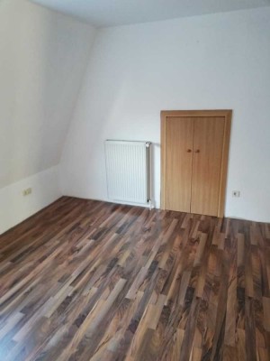 Freundliche und gepflegte 5-Zimmer-Wohnung mit EBK in Stuhr