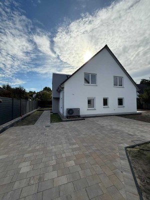Erstbezug: 4 Doppelhaushälften mit gehobener Ausstattung und Designer-Küche in Burgwedel OT Thönse