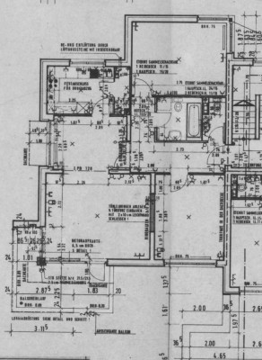 Erstbezug nach Sanierung: Moderne 3- Zimmer Wohnung mit Balkon und Grünblick, Stellplatz verfügbar !